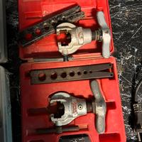 Cartellatrice per tubi rame