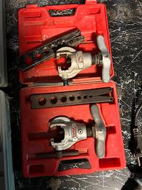 Cartellatrice per tubi rame