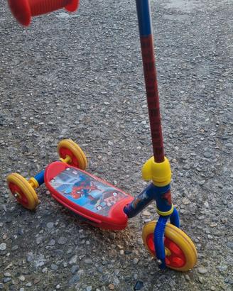 Monopattino Spiderman