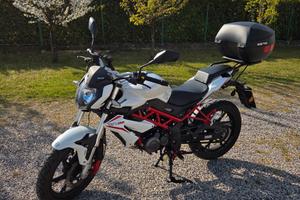 Moto Benelli BN125