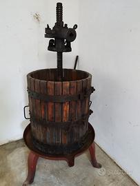 Torchio idraulico per uva