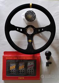 Volante -pedaliera -pomello cambio sportivi