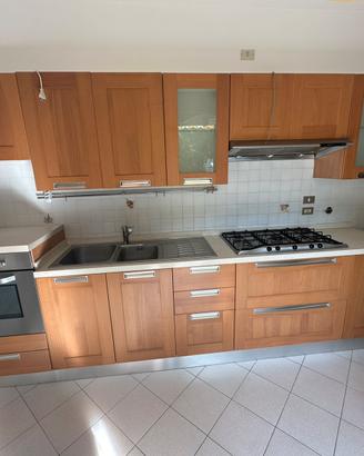 Cucina e Divano usato