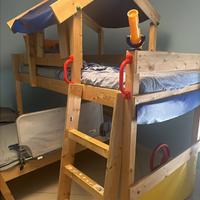 Letto a castello in legno modello casetta