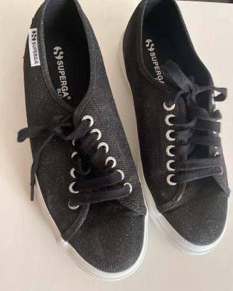 Scarpe superga