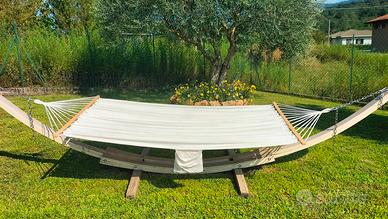 amaca due posti con struttura in legno
