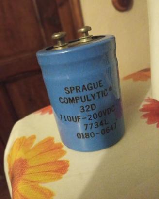 condensatore elettrolitico  