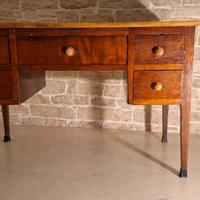 scrivania in legno