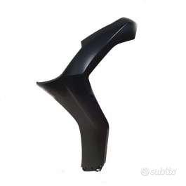 Chiusura laterale DX Piaggio Beverly 300/400 nera