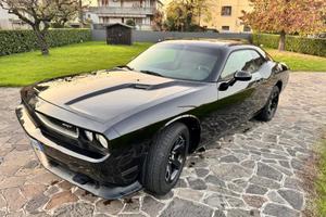 Dodge Challenger V6