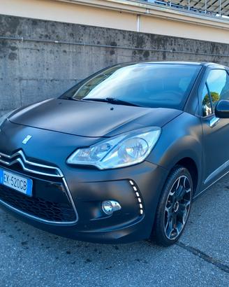 DS3 3 1.6 THP 155 Just Black