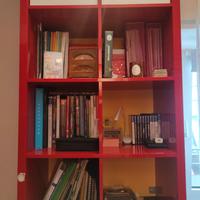Libreria rossa IKEA