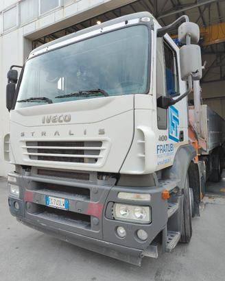 IVECO STRALIS CON GRU