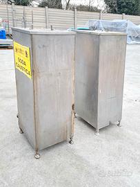 2 recipienti per soda caustica usati