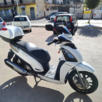 Kymco People 200 GTI