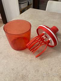 Speedy chef Tupperware