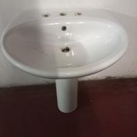 Lavabo con colonna