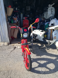 Piaggio si tutto rosso verniciato,