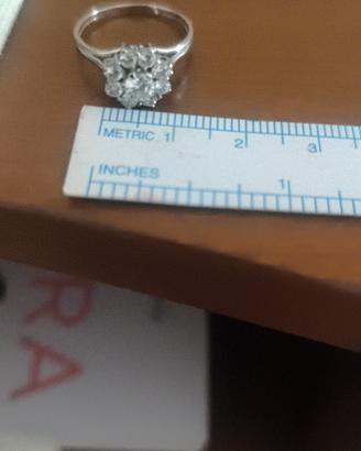 Anello  diamanti a margherita H/VS in oro bianco