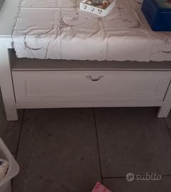 Mobile bianco porta tutto