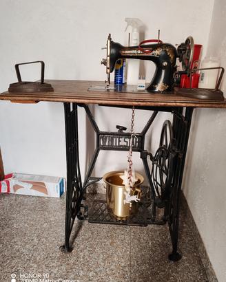  macchina di cucire vecchia 
