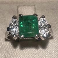 ANELLO ORO 18kt. DIAMANTI MARQUISE E SMERALDO