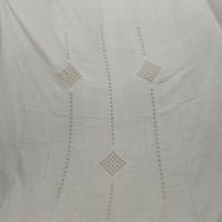 Tenda artigianale ricamata a mano con punto antico