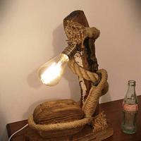 Lampada soprammobile artigianale in legno e Juta