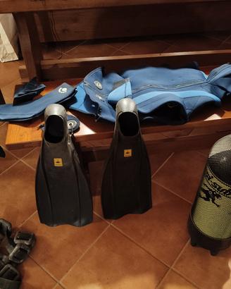 Intero corredo ed attrezzatura   da Sub.