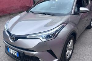 Toyota CHR benzina