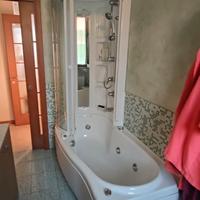 Vasca Idromassaggio con doccia