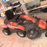 Trattorino HUSQVARNA R214T 586cc idrostatico