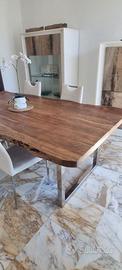 Tavolo in legno massello