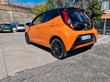 Toyota Aygo 5 Porte Aygo 5p 1.0 x-wave Orange m-mt