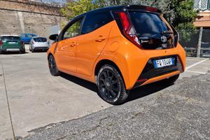 Toyota Aygo 5 Porte Aygo 5p 1.0 x-wave Orange m-mt