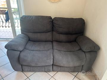 Coppia divani recliner elettrici