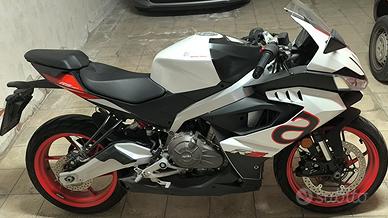 Aprilia RS 457 con accessori