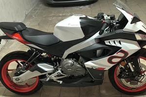 Aprilia RS 457 con accessori