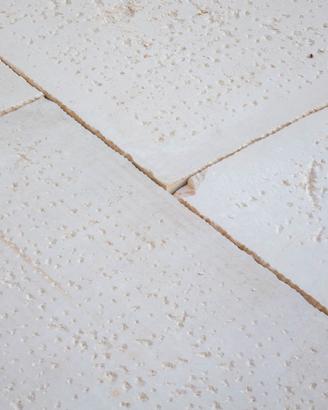 Basole di Biancone in Pietra di Trani da Pavimento