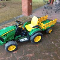 Trattore elettrico Peg Perego JD Ground Force 12V