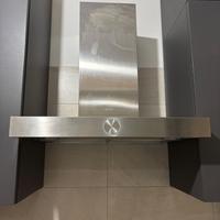 Cappa, lavabo e top per piano cottura