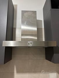 Cappa, lavabo e top per piano cottura