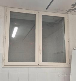 FINESTRA DOPPIA ANTA IN PVC 140X122H