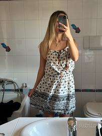 Vestito bianco e nero con stampa, stile boho chic
