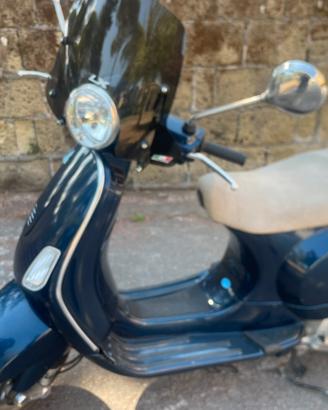 Vespa LX 150 perfetta ed originale.
