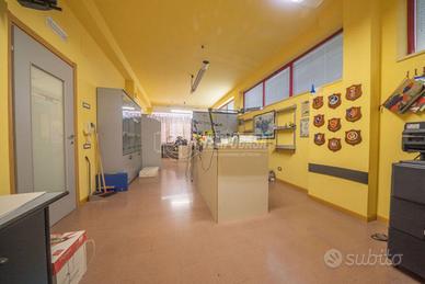 Magazzino a Montegranaro 6 locali