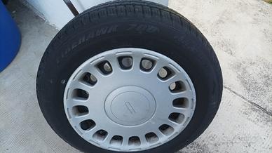 1 Pneumatico 185/65 r15 88h + Cerchione e Copri