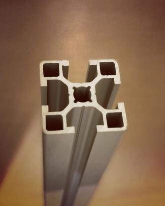 Profilo in alluminio 32x32 per stampanti 3d