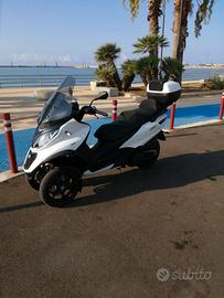 Piaggio MP3 350, con soli 250 km