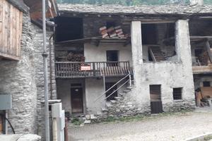 Rustico montano da ristrutturare
